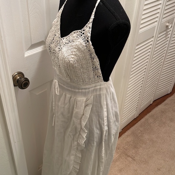 Venus white eyelet crocheted halter dress - Picture 2 of 6